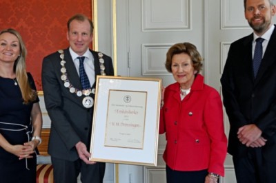 Dronningen utnevnt til Æreshåndverker