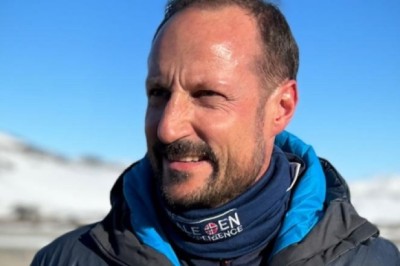 Kronprinsen krysser Grønlandsisen