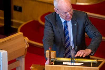 Mener Stortinget ble feilinformert om EØS-forpliktelsene ved overgangsstønad