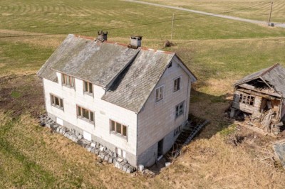 Målfrid Vartdal har buplikt på huset på Lauvstad sjølv om Volda kommune sa huset var ubebueleg