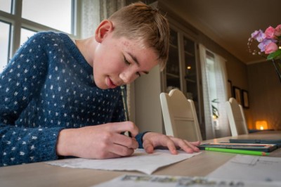 Petter (15) hadde ulidelige smerter i magen. Legene som hjalp han måtte legge ned behandlingen