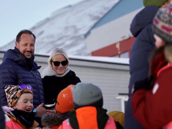 Kronprinsparet besøkte Polarflokken barnehage. Foto: Simen Sund, Det kongelige hoff