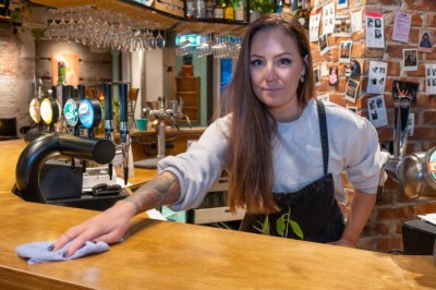 Malin fulgte Ernas råd til permitterte. Det kostet henne dyrt