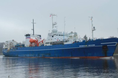 Kommunalt eid selskap avtalte å legge fiberkabel med russisk telegigant