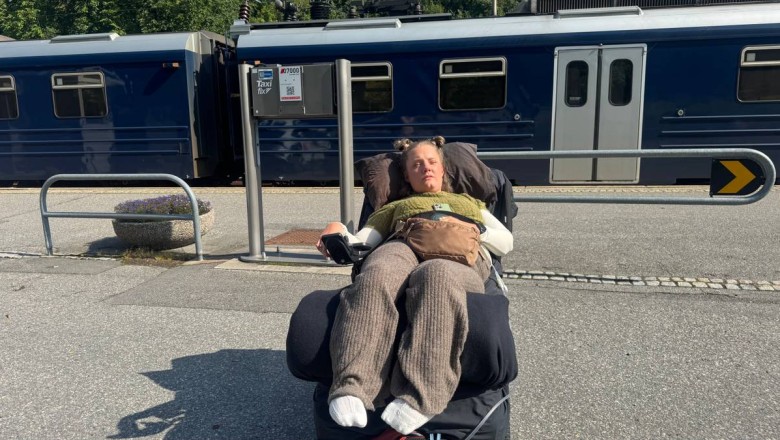 Marianne satt igjen på perrongen - rullestolen ble vurdert for tung
