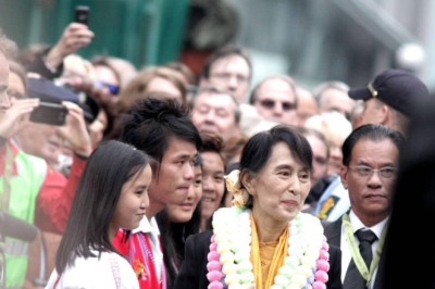 NRK avslører: Telenor delte sensitive persondata med militærjunta